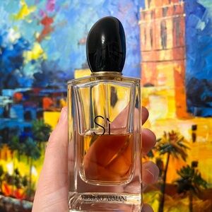 50% Full Giorgio Armani Si Perfume